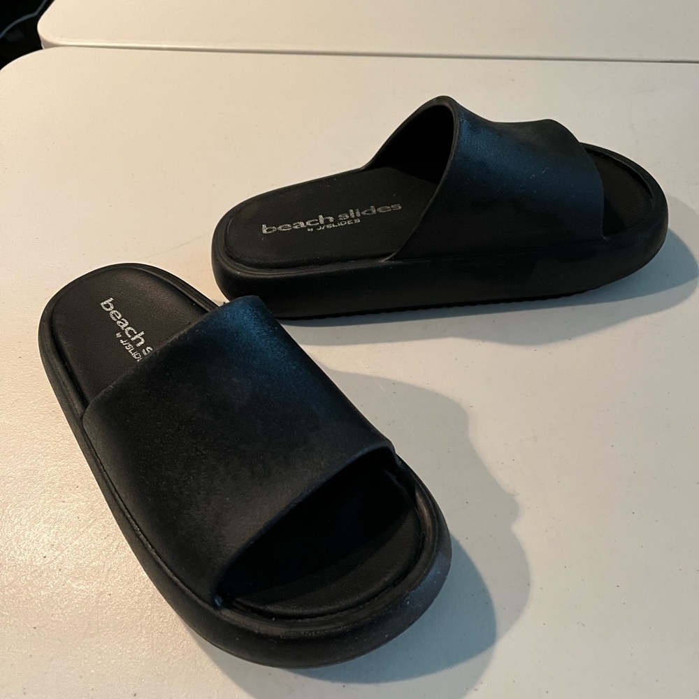 Black Beach Slides by Zara size 7